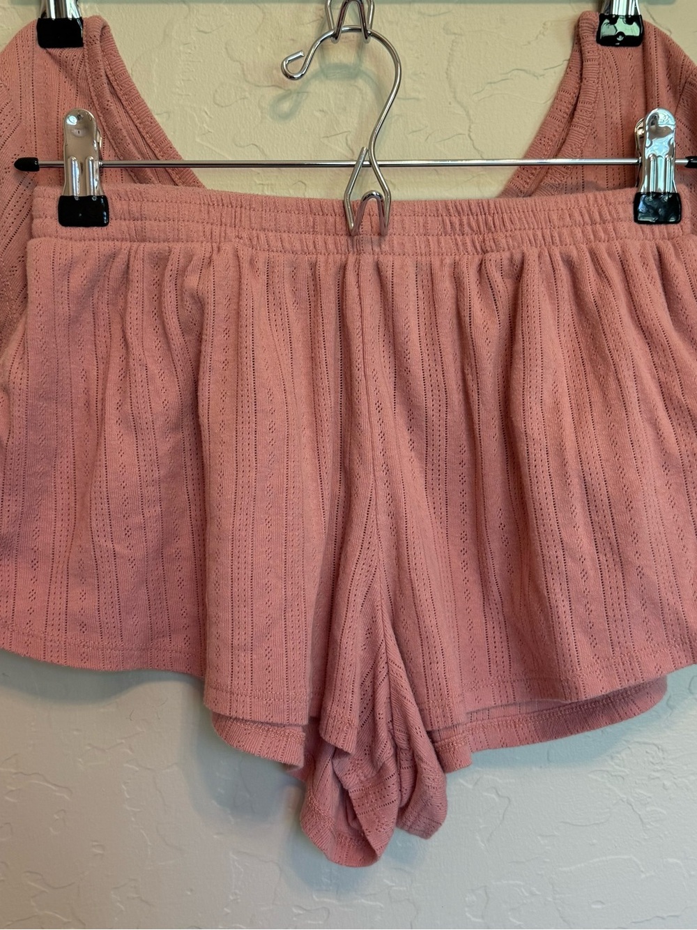 Colsie Dusty Rose Ribbed Cropped Top - Picture 2 of 9